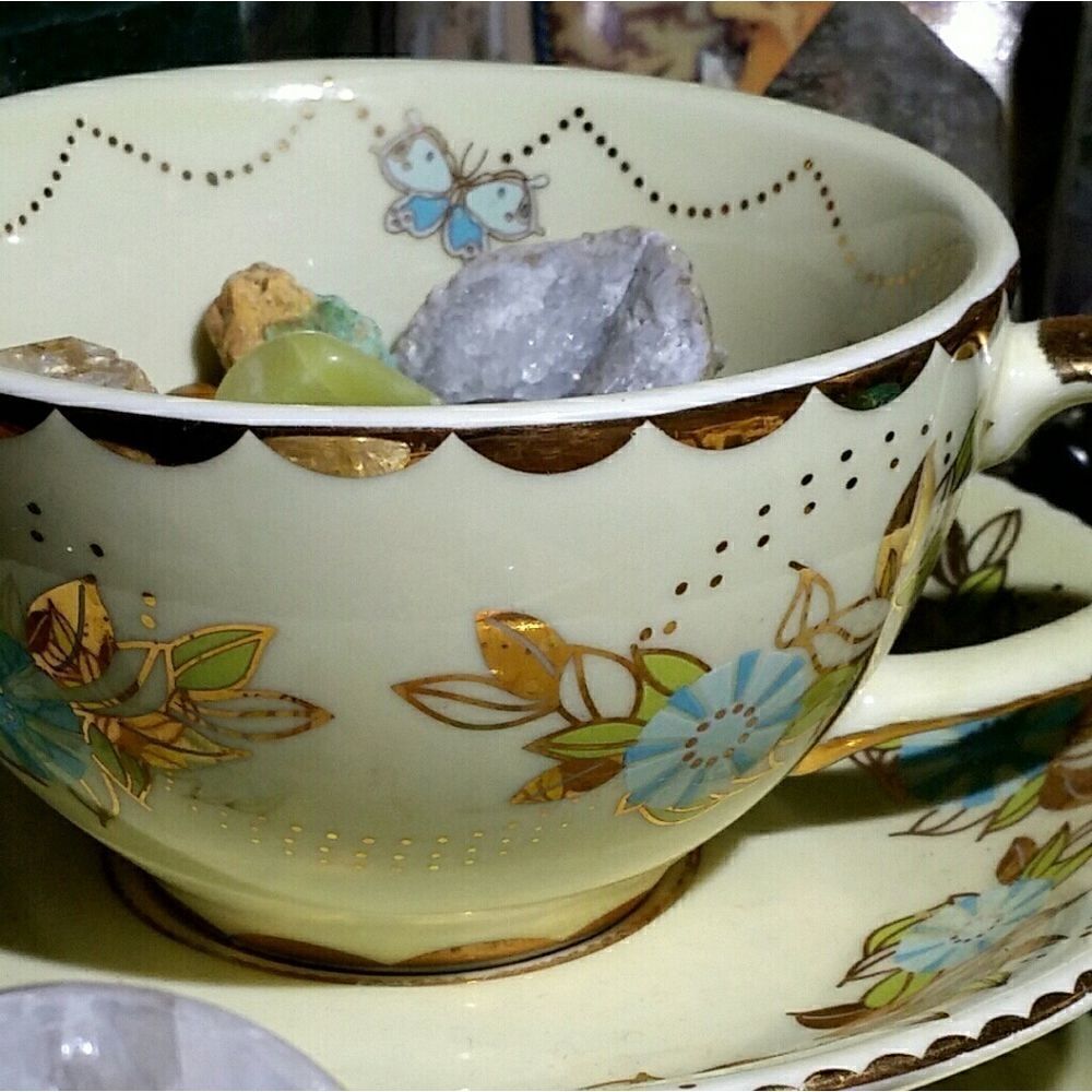 601g Gold Plated Tea Cup Mystery Crystal Set - Picture 4 of 5
